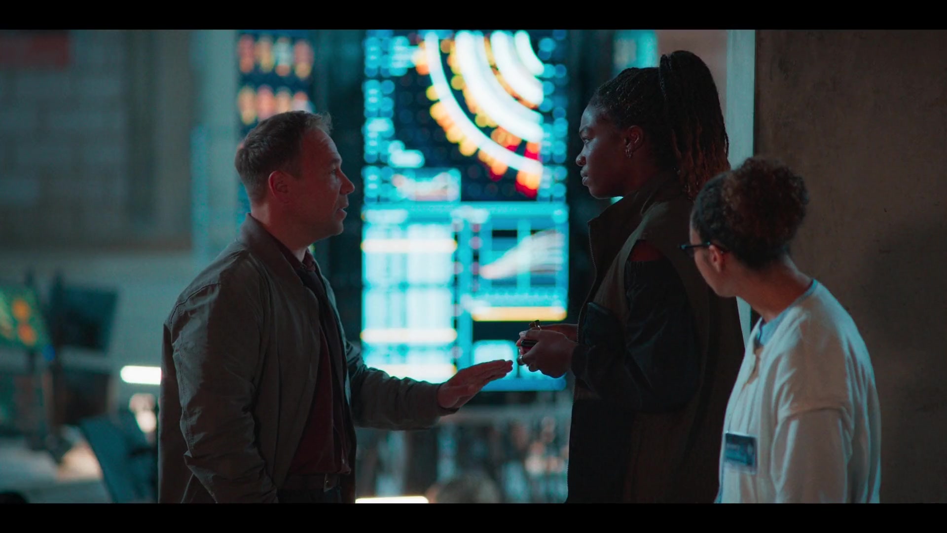 Code_404_S02E05_1080p_001122.jpg