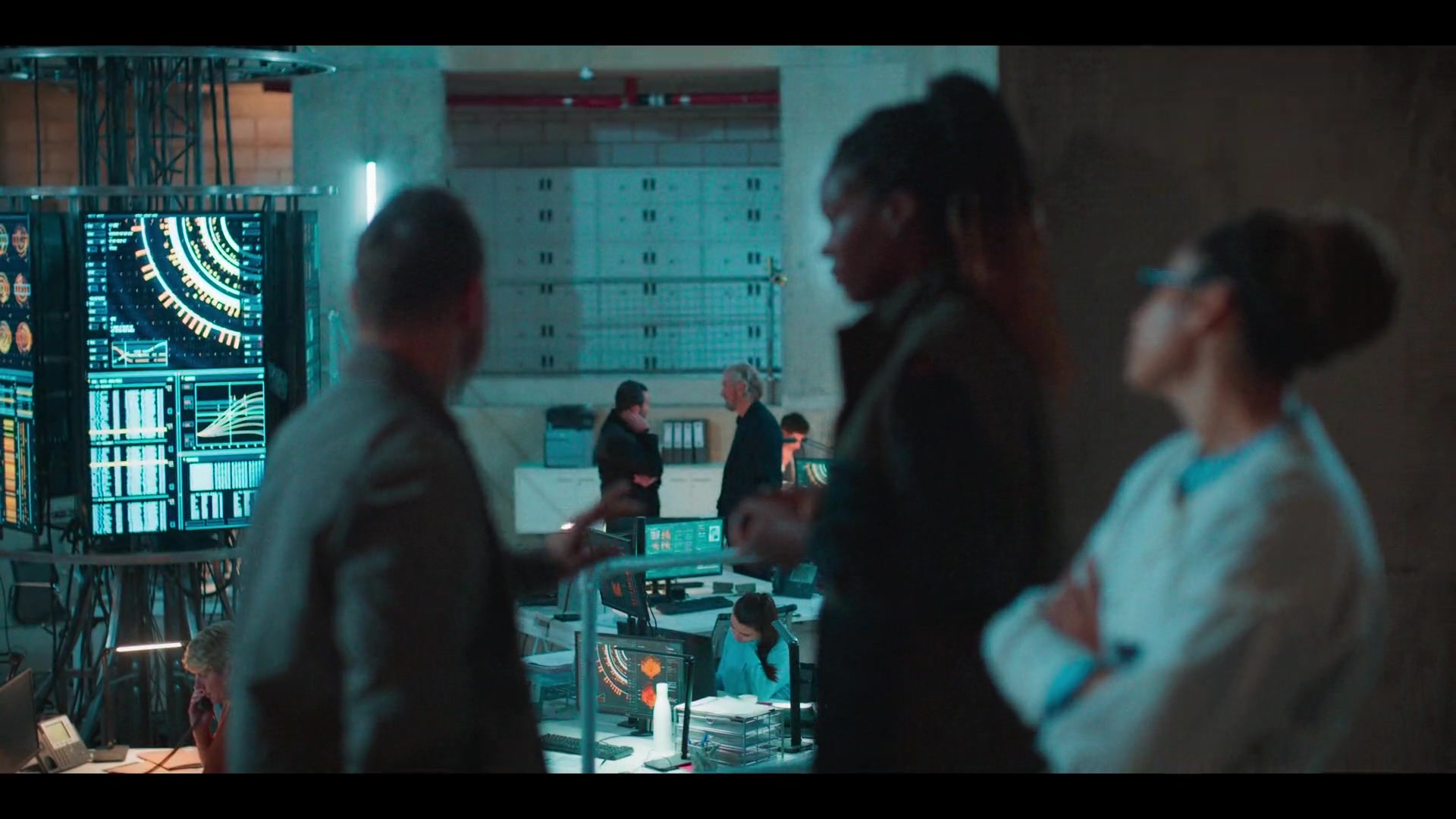 Code_404_S02E05_1080p_001146.jpg