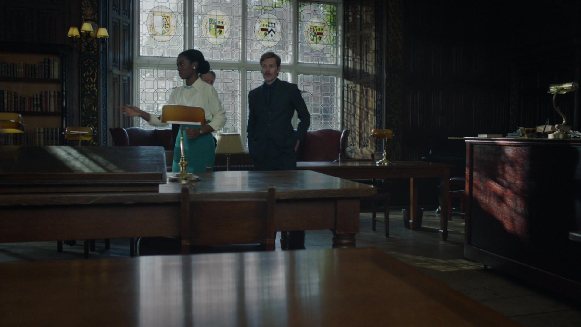 Endeavour_S06E04_Deguello_1080p_001305.jpg
