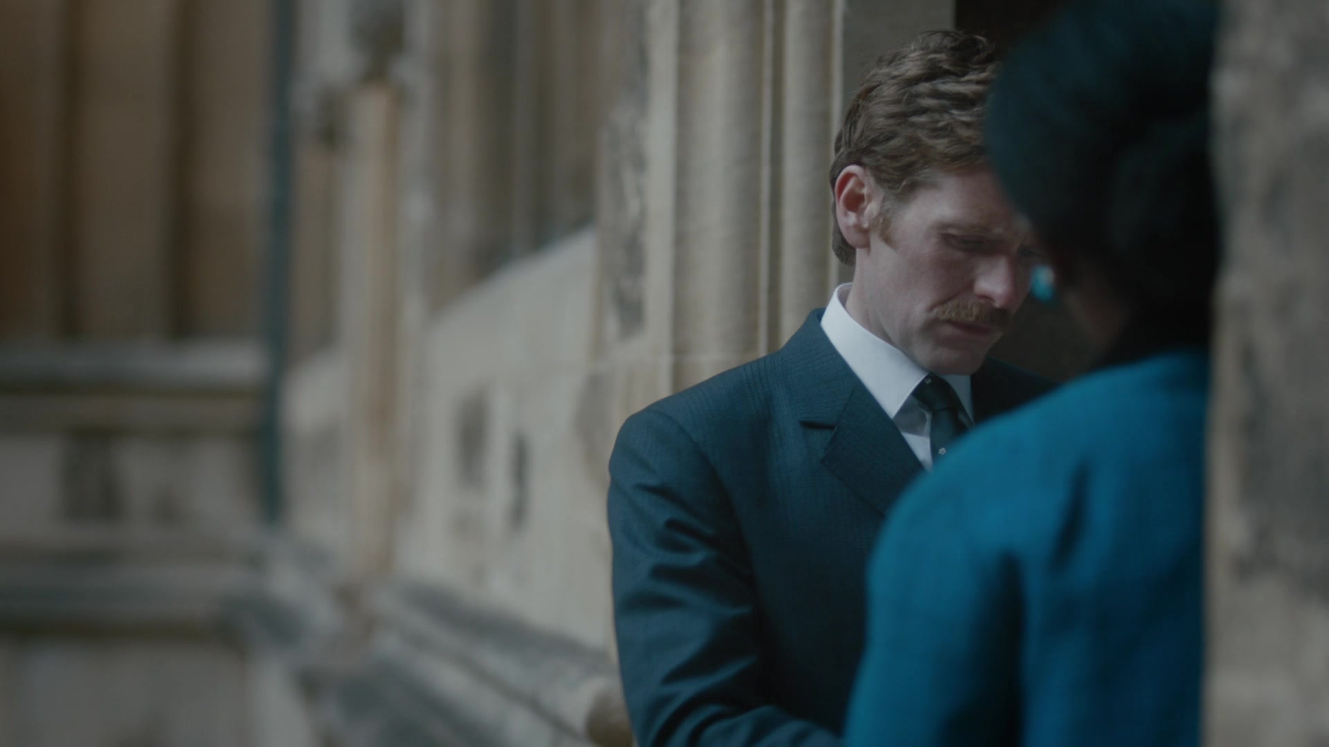 Endeavour_S06E04_Deguello_1080p_004283.jpg