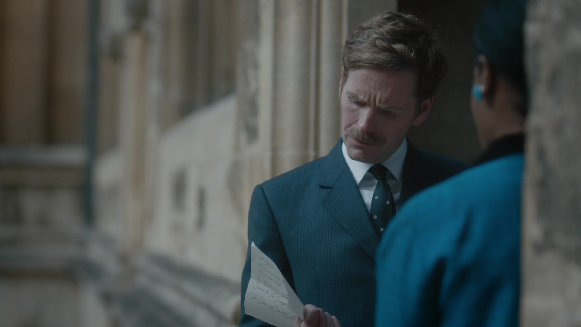 Endeavour_S06E04_Deguello_1080p_004299.jpg